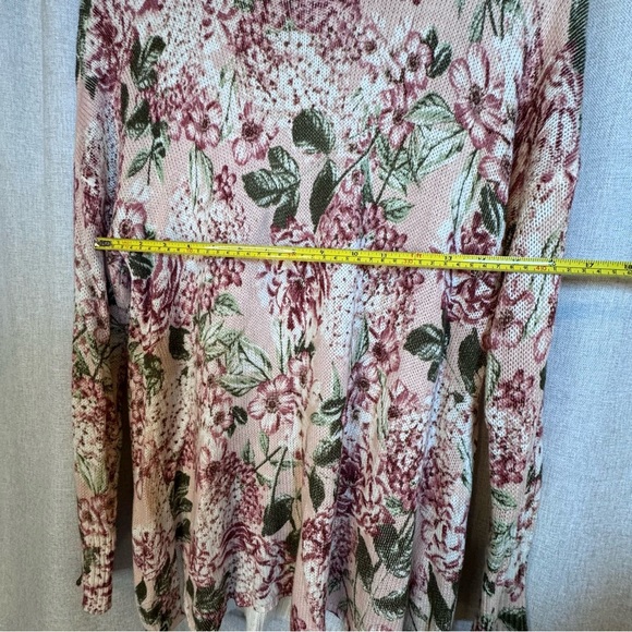 Show Me Your MuMu Bonfire Sweater
Hydrangea Blooms Floral
Knit Size Small - Picture 8 of 16